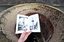křest knih o továrních komínech s vodojemy - šroubárna Libčice nad Vltavou
